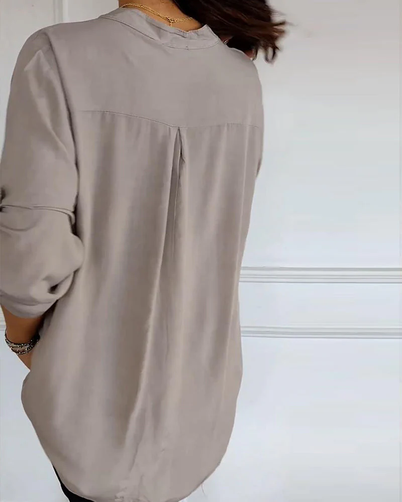 Ada | Legere Bluse mit Paillettenknöpfen - Image 9