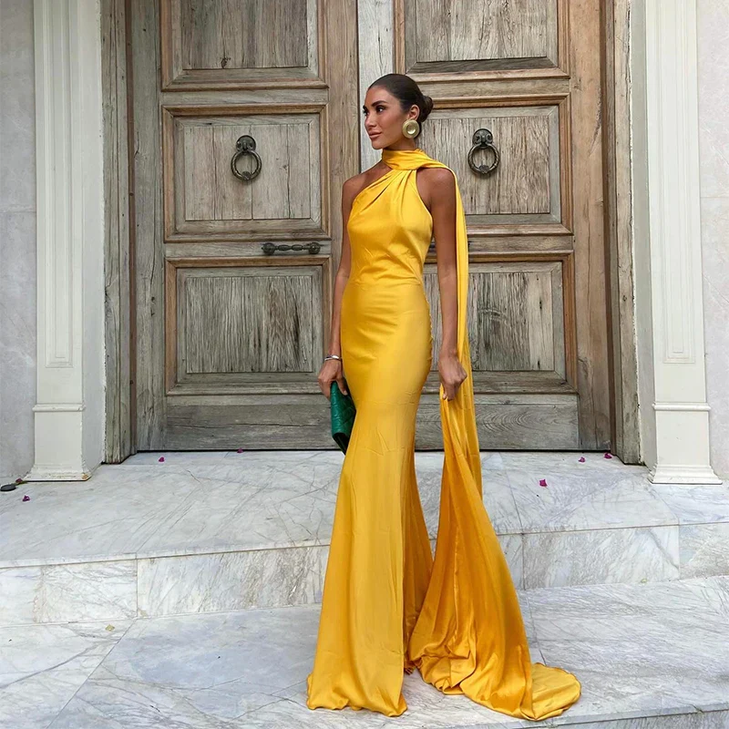 Adaline - Zeitloses Cape-Maxikleid - Image 5