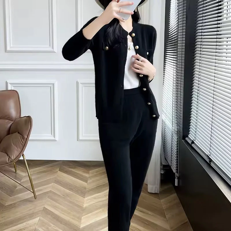AGNA - SET AUS STRICKJACKE UND ELEGANTER HOSE - Image 3