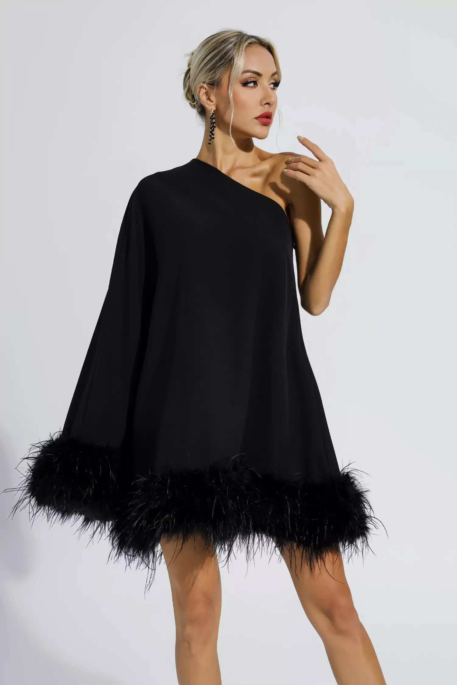 Ailani | Festliches Minikleid mit Federn - Image 3