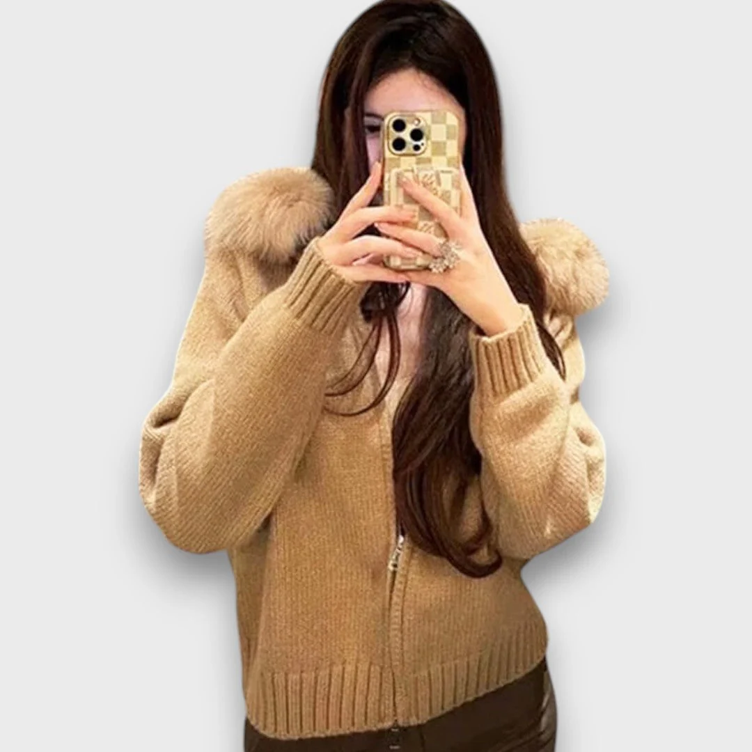 Alisanne – Strickjacke mit Reißverschluss und Faux-Fur-Kragen - Image 2