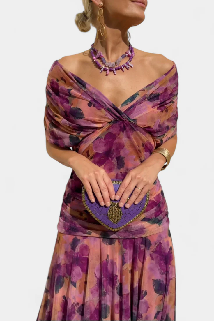 Alondra Maxikleid mit kreativem Blumenprint und V-Ausschnitt - Image 2