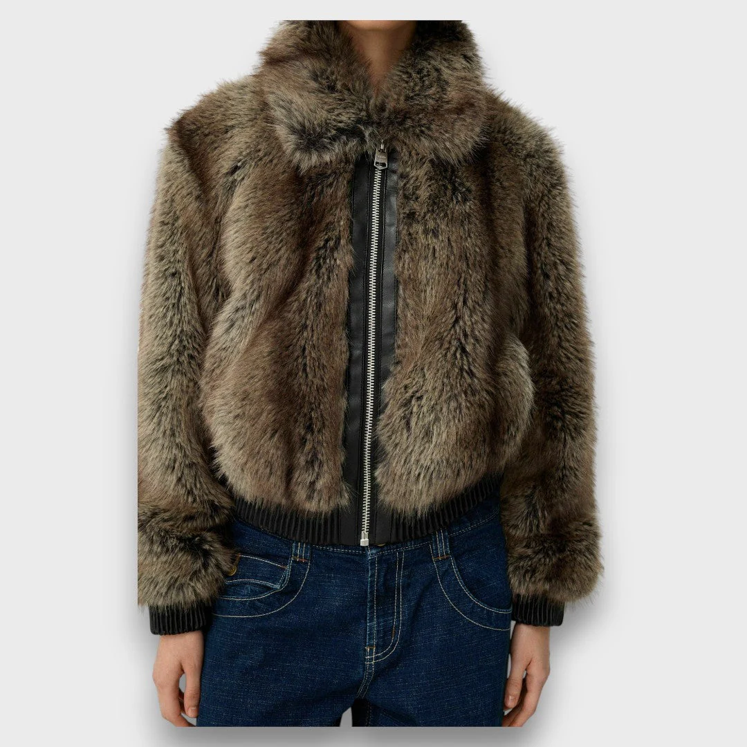 Amelia – Kurzjacke aus Faux Fur mit urbanem Chic - Image 5