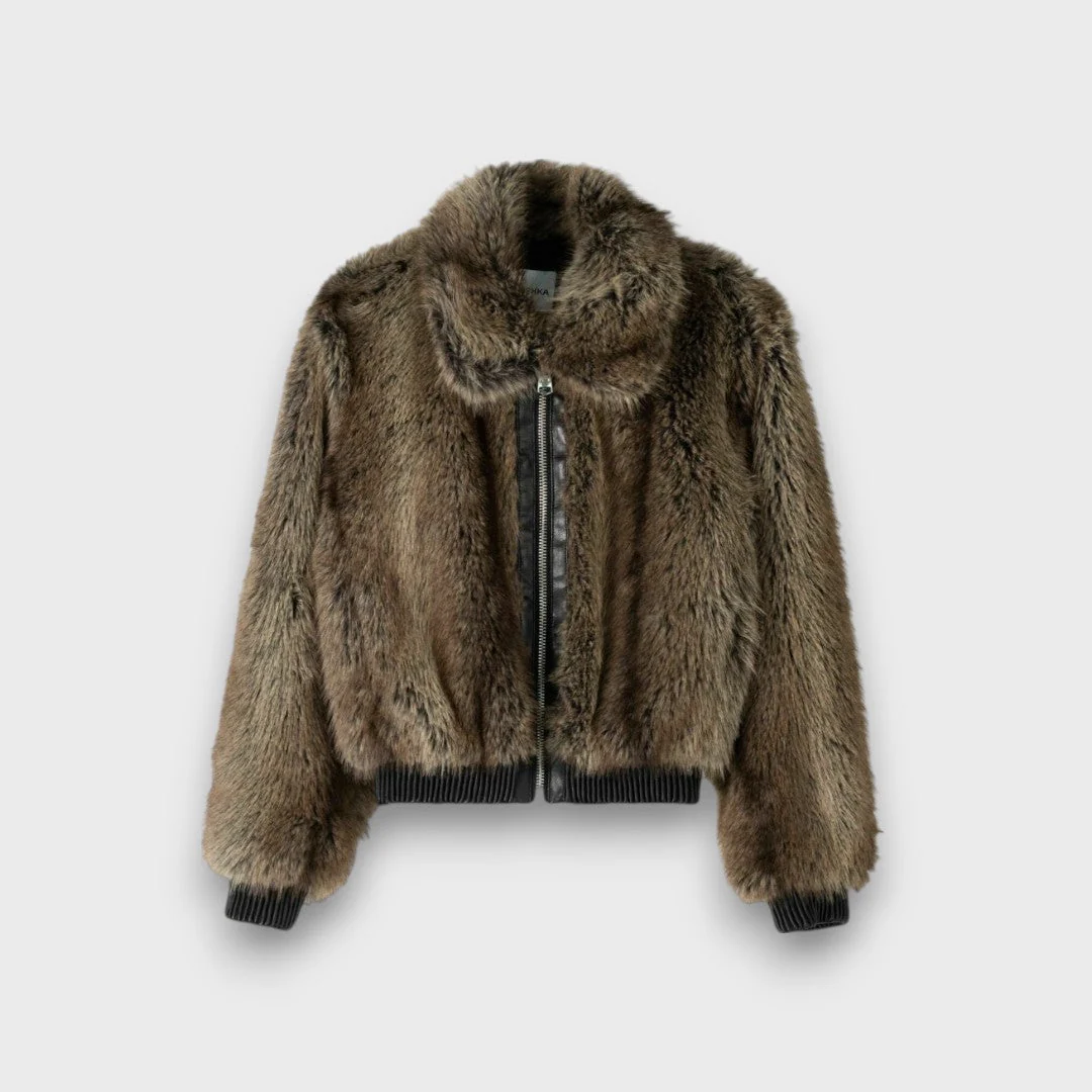 Amelia – Kurzjacke aus Faux Fur mit urbanem Chic - Image 6