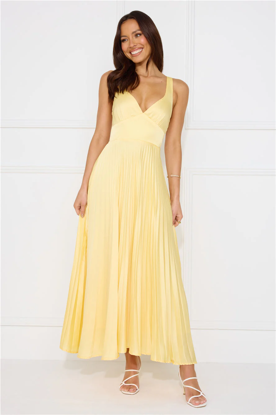 Amelia | Plissiertes Maxikleid Mit Tiefem V-Ausschnitt - Image 4