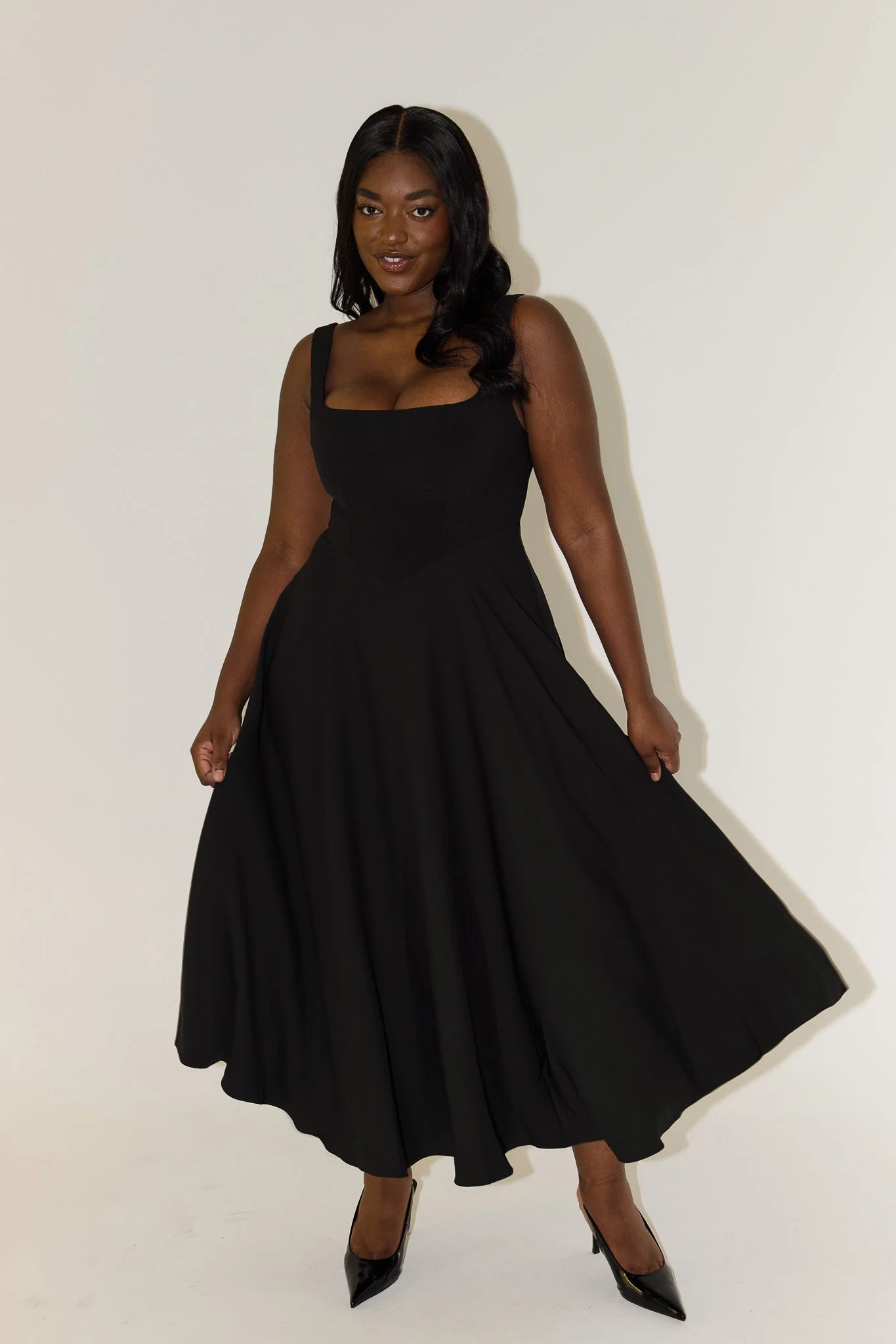 Amelia | Zeitloses, fließendes Midikleid - Image 17