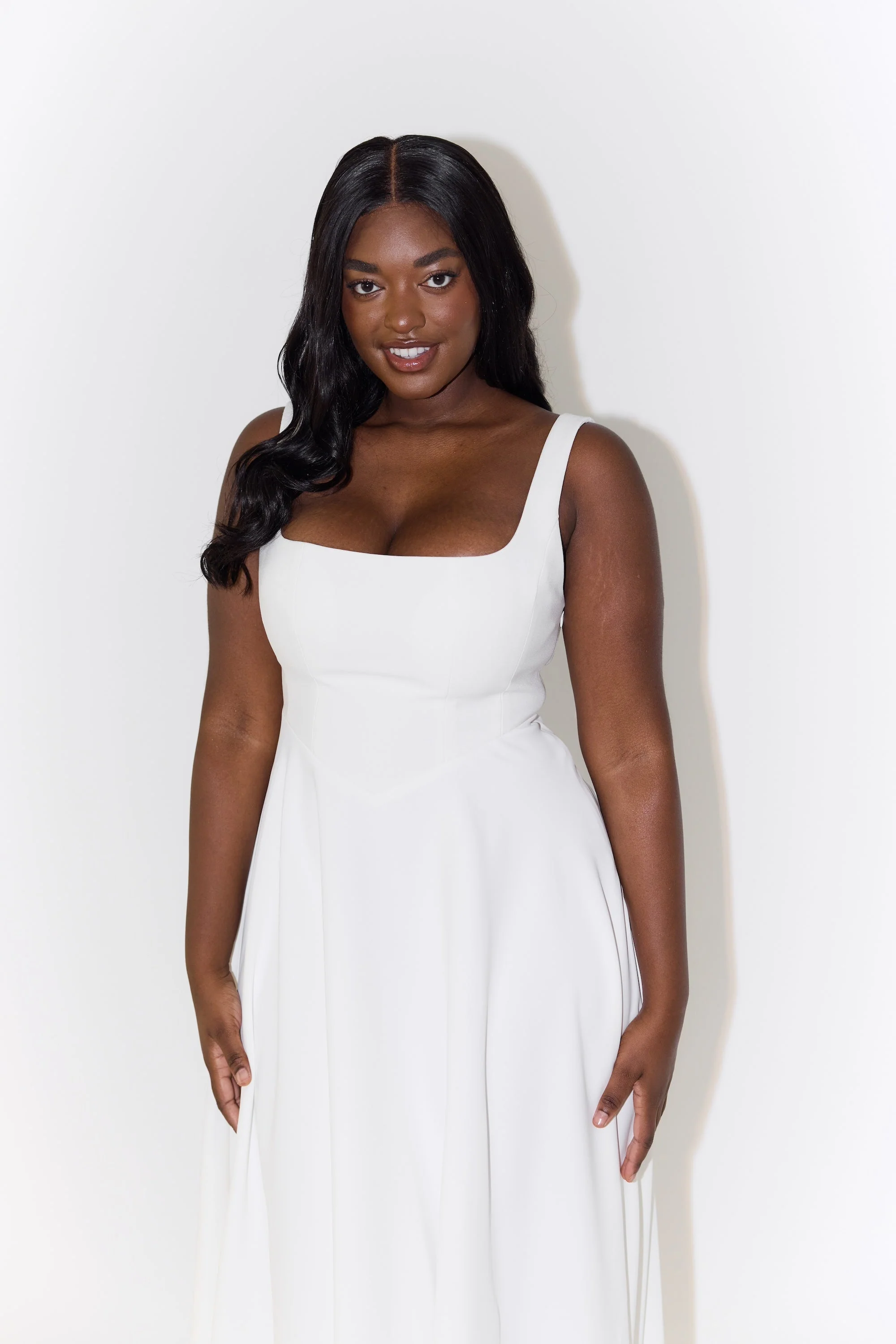 Amelia | Zeitloses, fließendes Midikleid - Image 4