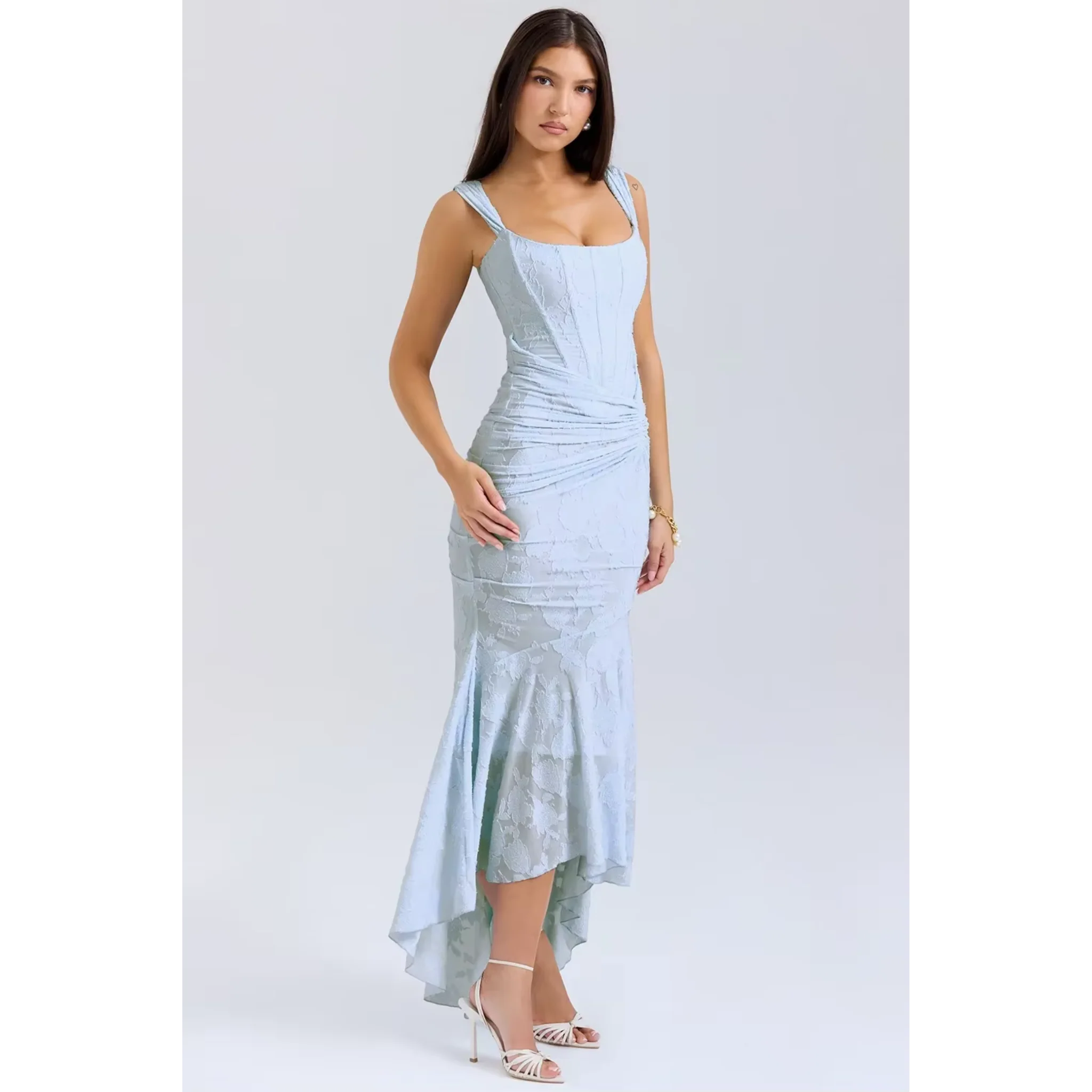 Amelou | Die Perfekte Mischung aus Eleganz und Sinnlichkeit - Image 6