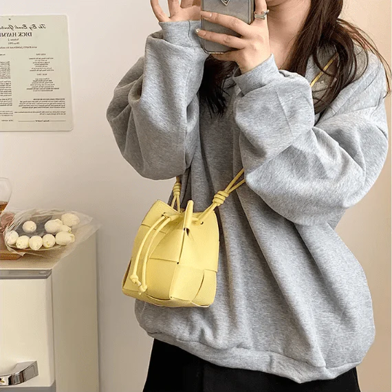 Anikadel Crossbody Beuteltasche - Image 2