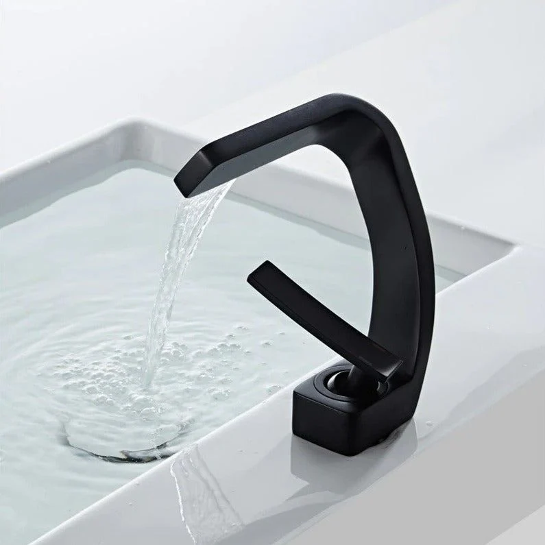AquaArc Moderner Küchenwasserhahn - Image 3