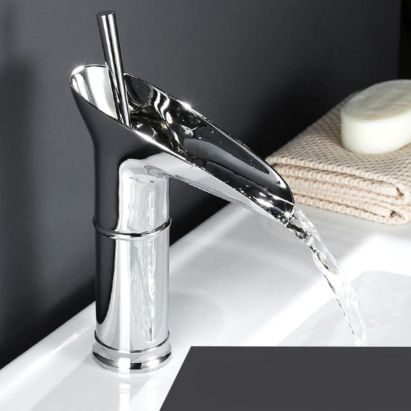 AquaCascade Wasserfallarmatur für das Waschbecken - Image 13