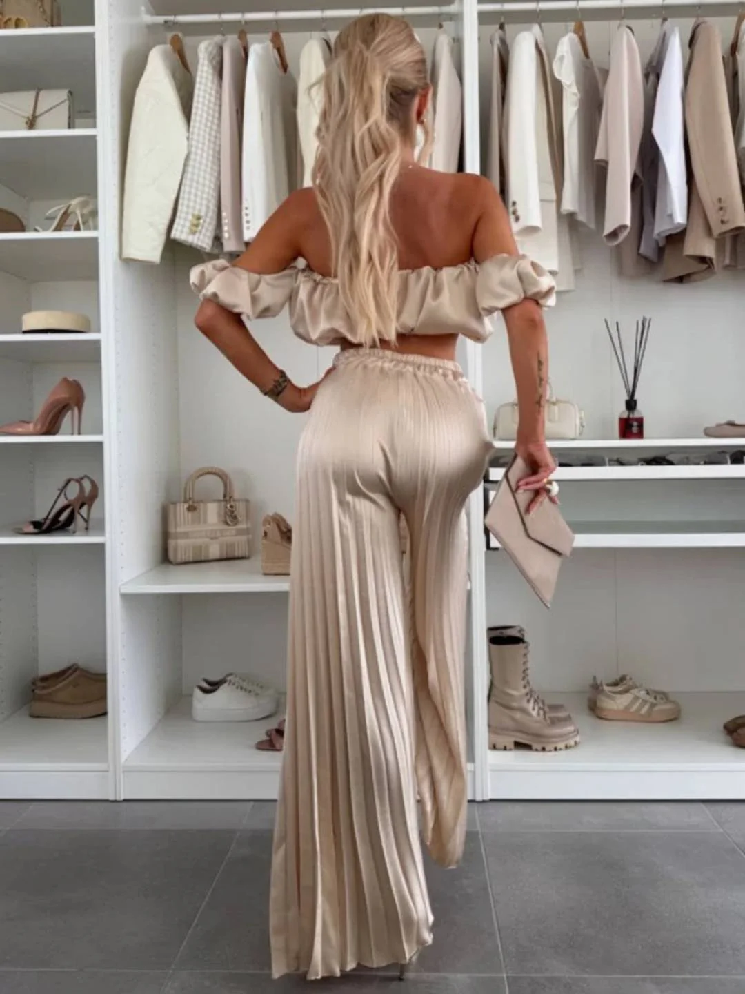 Araceli | Zweiteiliges Set mit Plisseehose und schulterfreiem Oberteil - Image 11