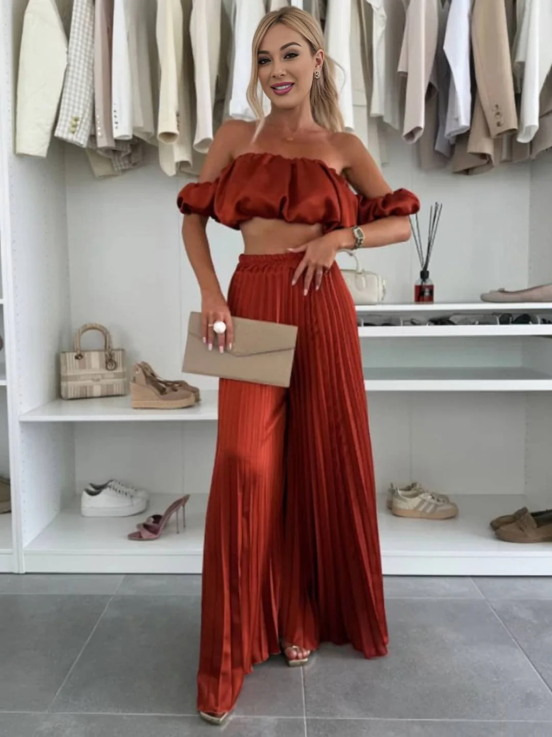 Araceli | Zweiteiliges Set mit Plisseehose und schulterfreiem Oberteil - Image 16