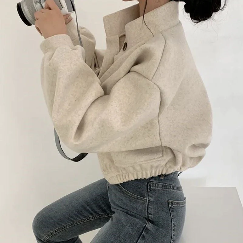 Audrey | Kurze Wolljacke Mit Stehkragen Und Lockerem Schnitt