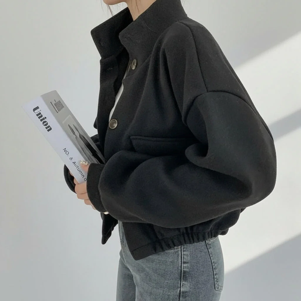 Audrey | Kurze Wolljacke Mit Stehkragen Und Lockerem Schnitt - Image 2