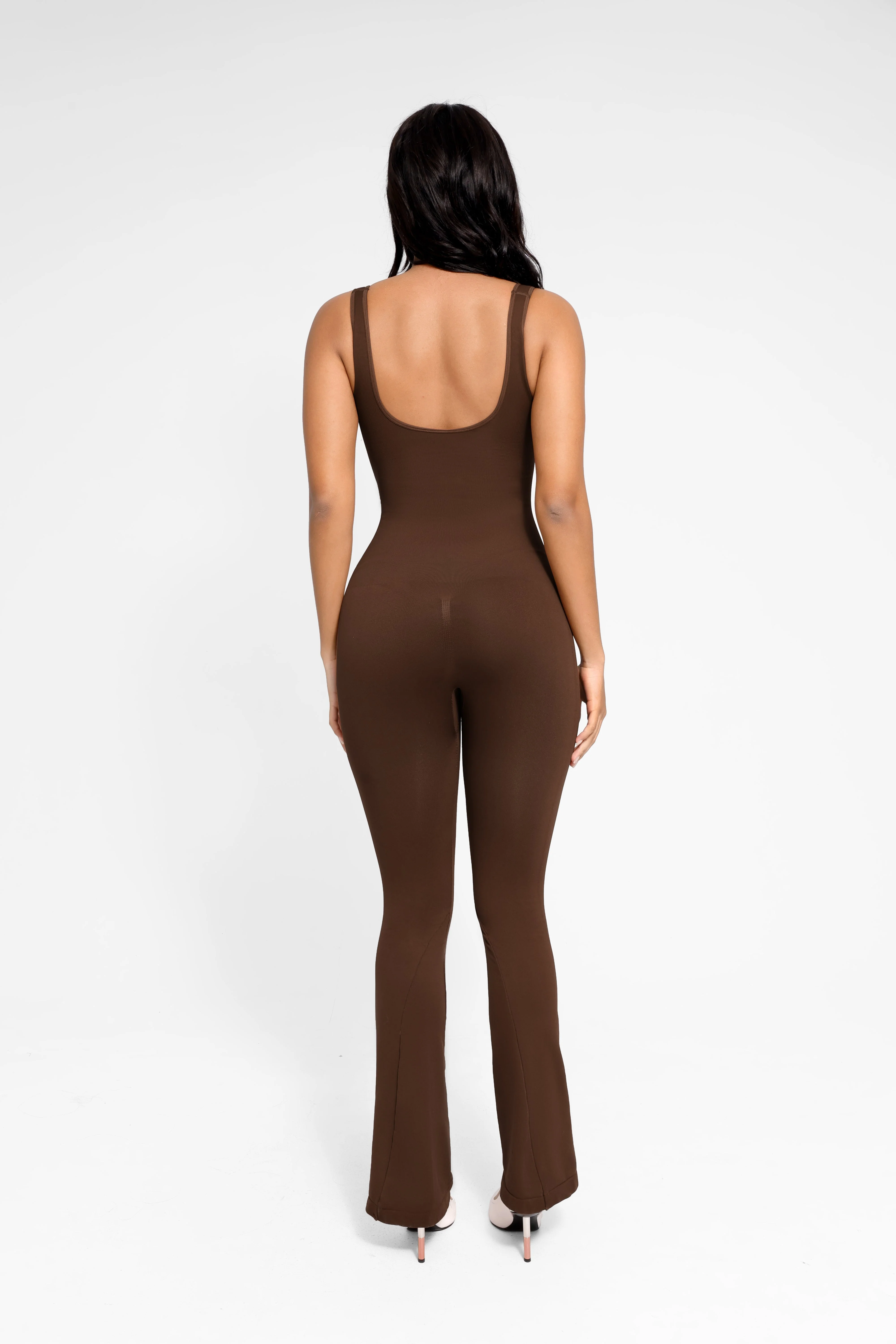 Ausgestellter Jumpsuit mit quadratischem Ausschnitt - Image 9