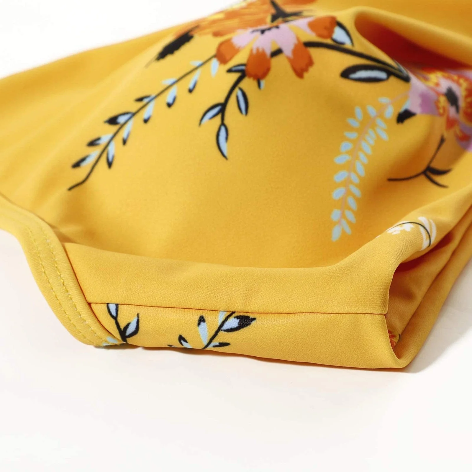 Bella | Hochtaillierter, farbenfroher Damen-Bikini - Image 3