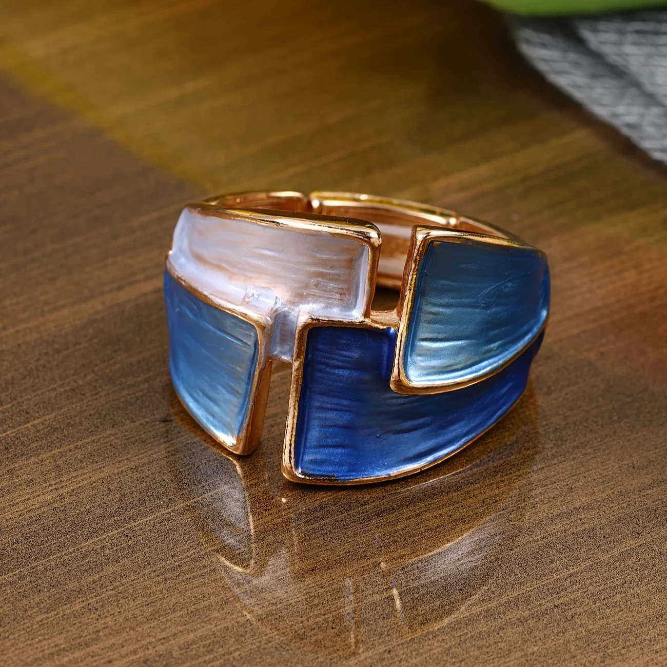 Blaugoldener Mehrschicht-Ring im Vintage-Stil
