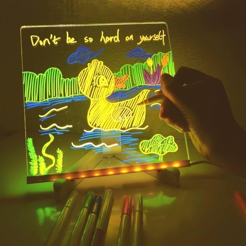 BrightScribe | LED-Memotafel mit 7-Farben-Marker für Zuhause und Büro
