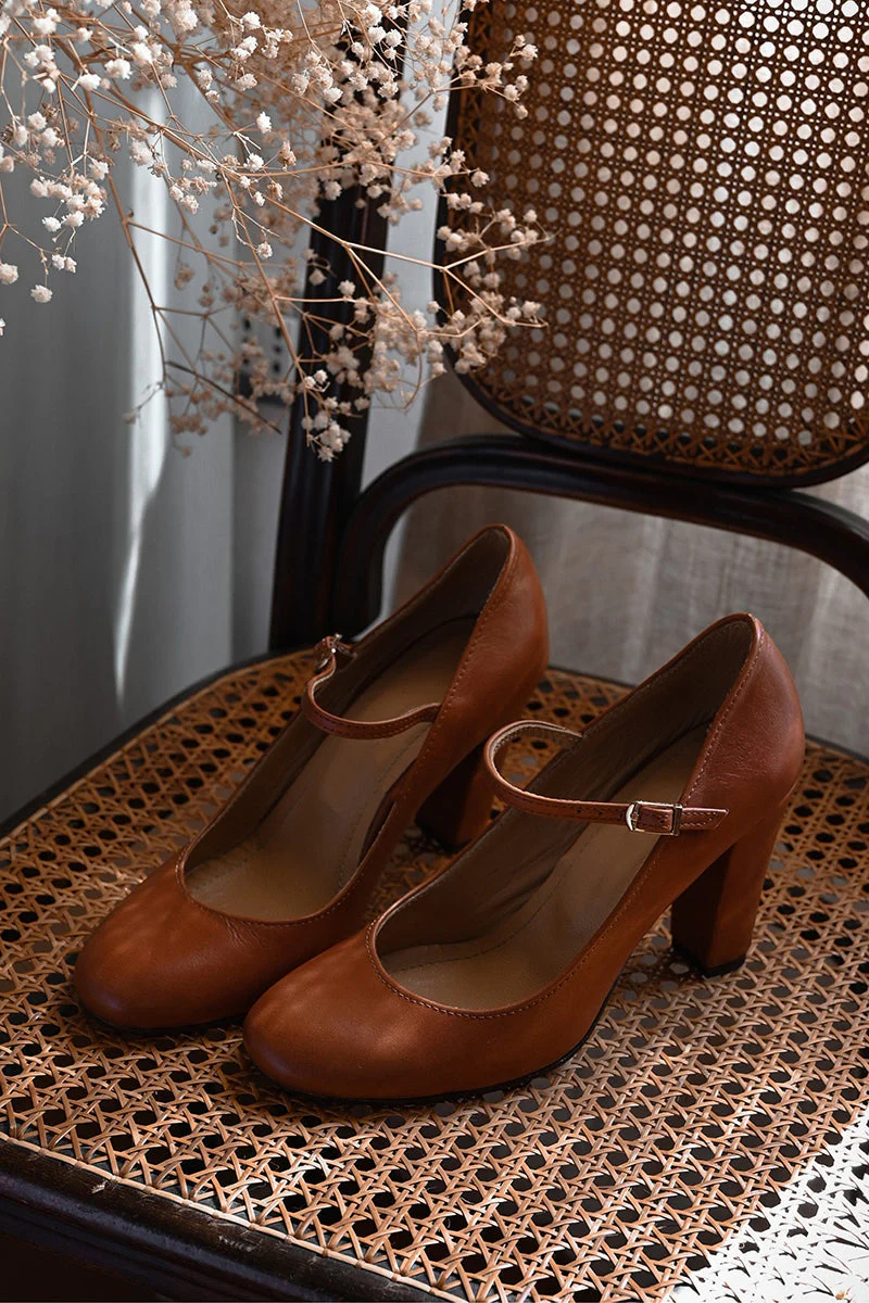 Caella  | Sandalen mit Riemen für den Alltag und kleinem Absatz - Image 4