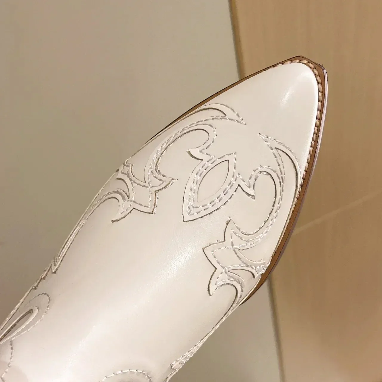 Christalline Mittelhohe Cowboystiefel - Image 3