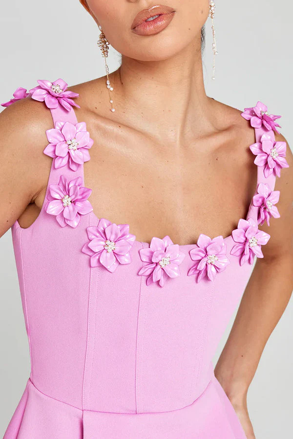 Cindy | Feminines Mini-Kleid mit Blumenapplikationen - Image 8