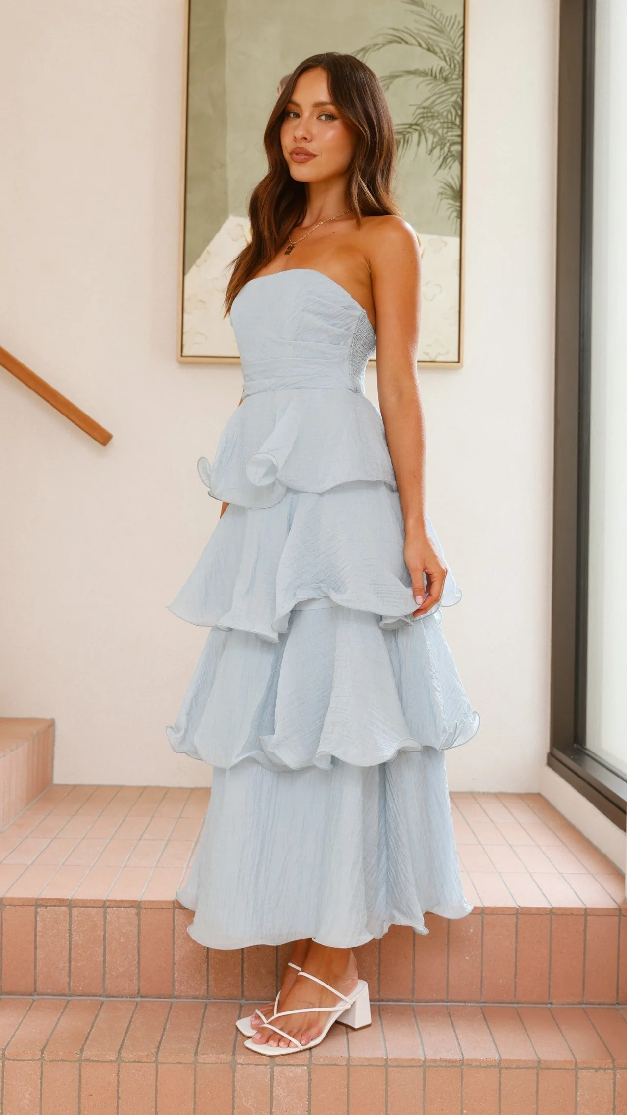 Claire | Schulterfreies Stufen-Maxikleid - Image 9