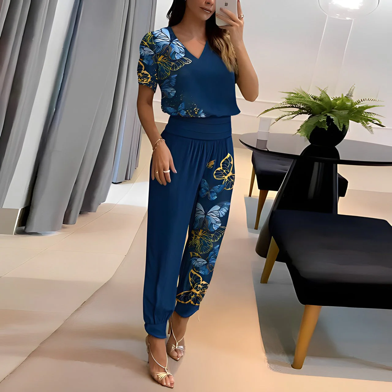 Clara -  Elegantes Set aus Bluse und Hose für Damen - Image 2