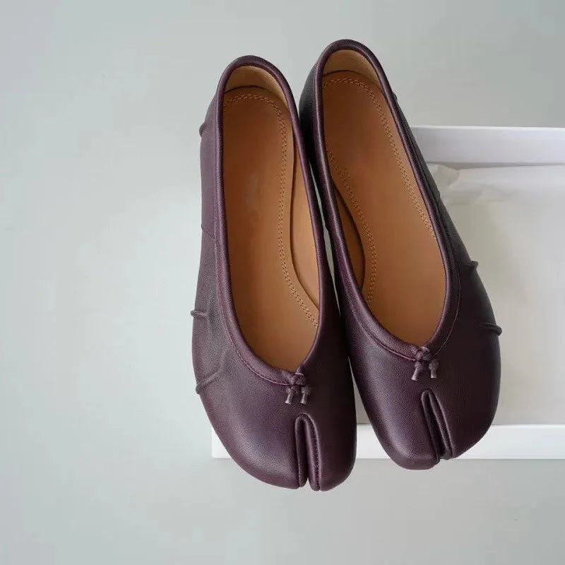 Claudia | Flache Dirndl Schuhe mit Geteilter Spitze - Image 3