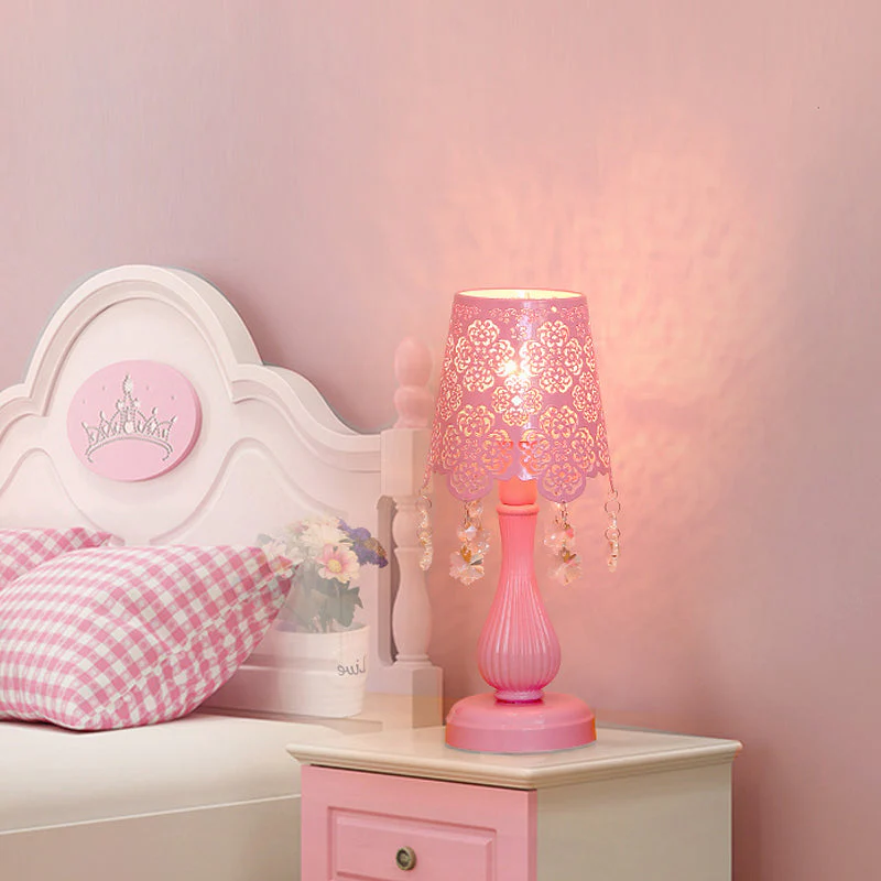 Crystallum – Elegante Ausstechlichter Nachtlampe
