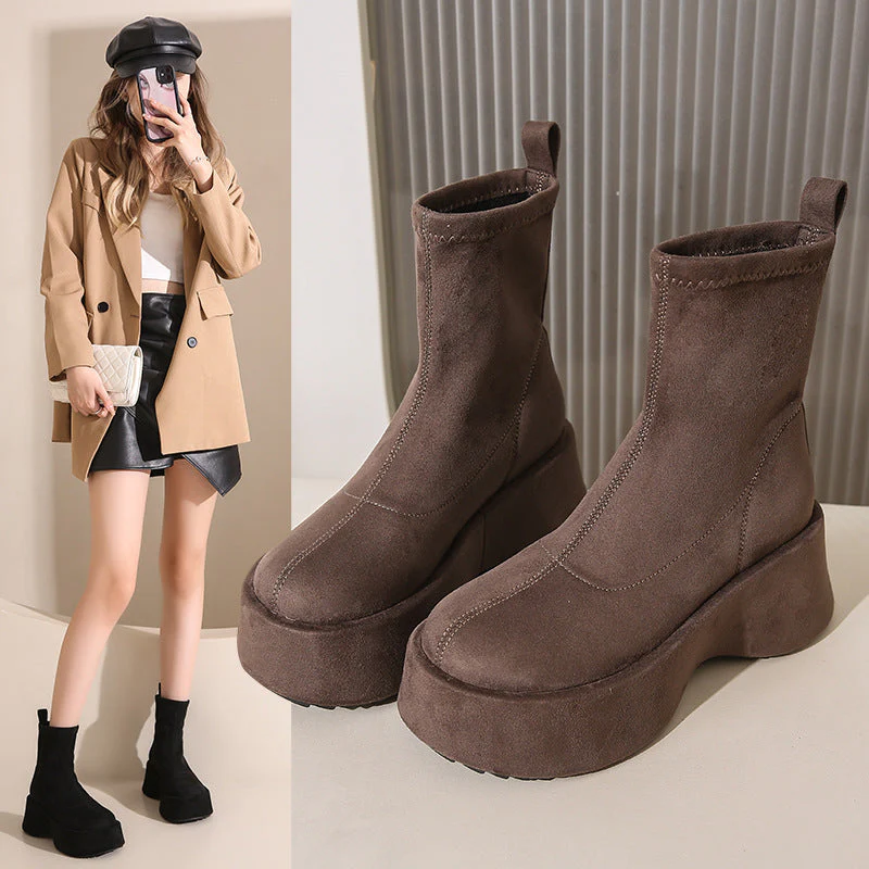 Damen Ankle Boots aus luxuriösem Wildleder mit bequemer leichtgewichtiger Sohle - Image 2