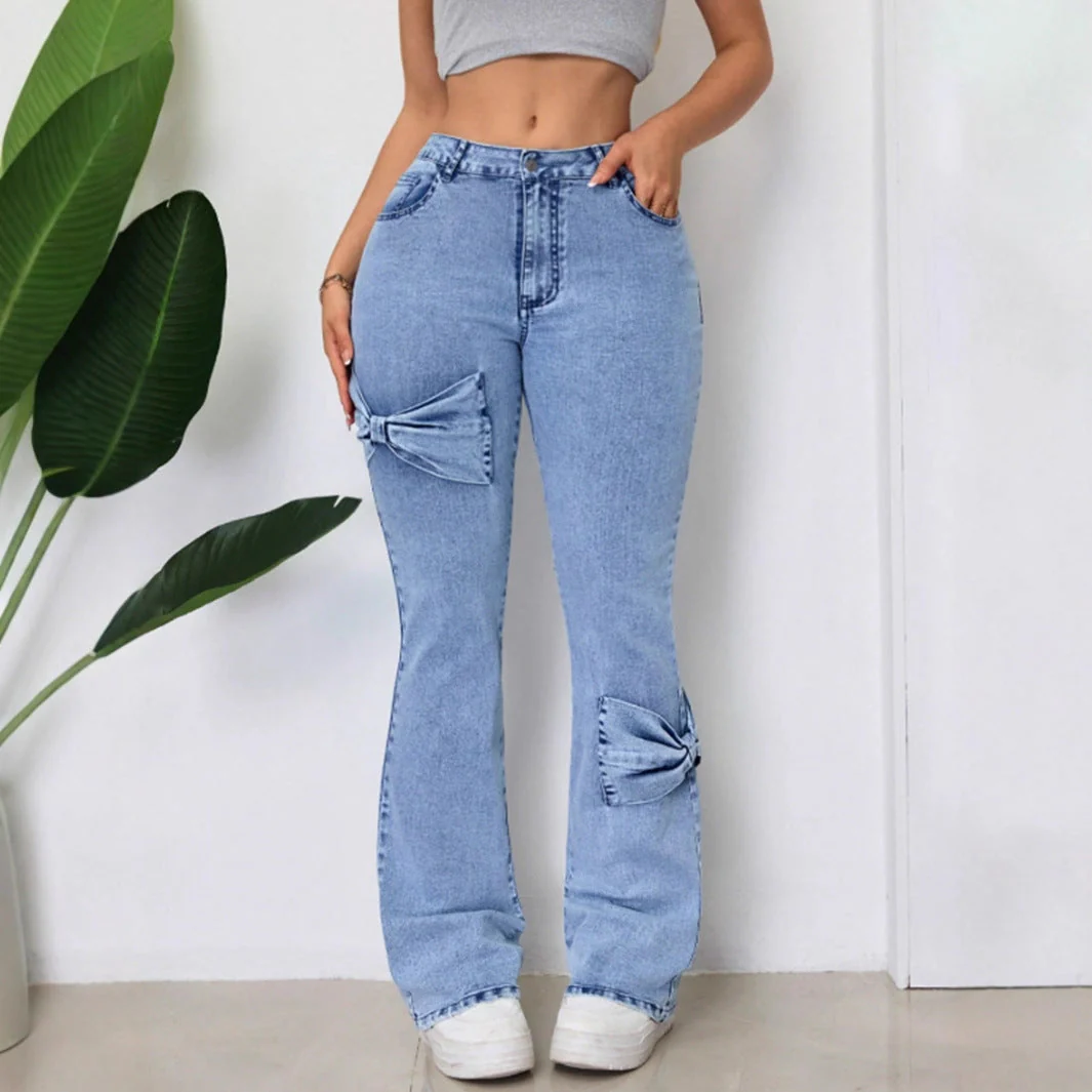 Damen ausgestellte Jeans mit dekorativen Schleifen - Image 2