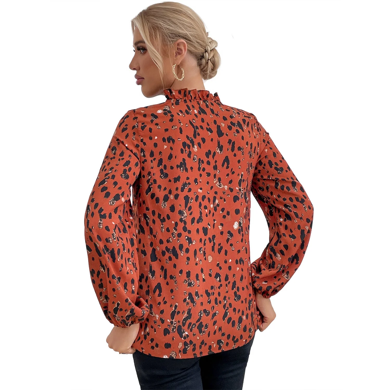 Damen Bluse mit floralem Leopardenmuster und voluminösen Ärmeln - Image 4