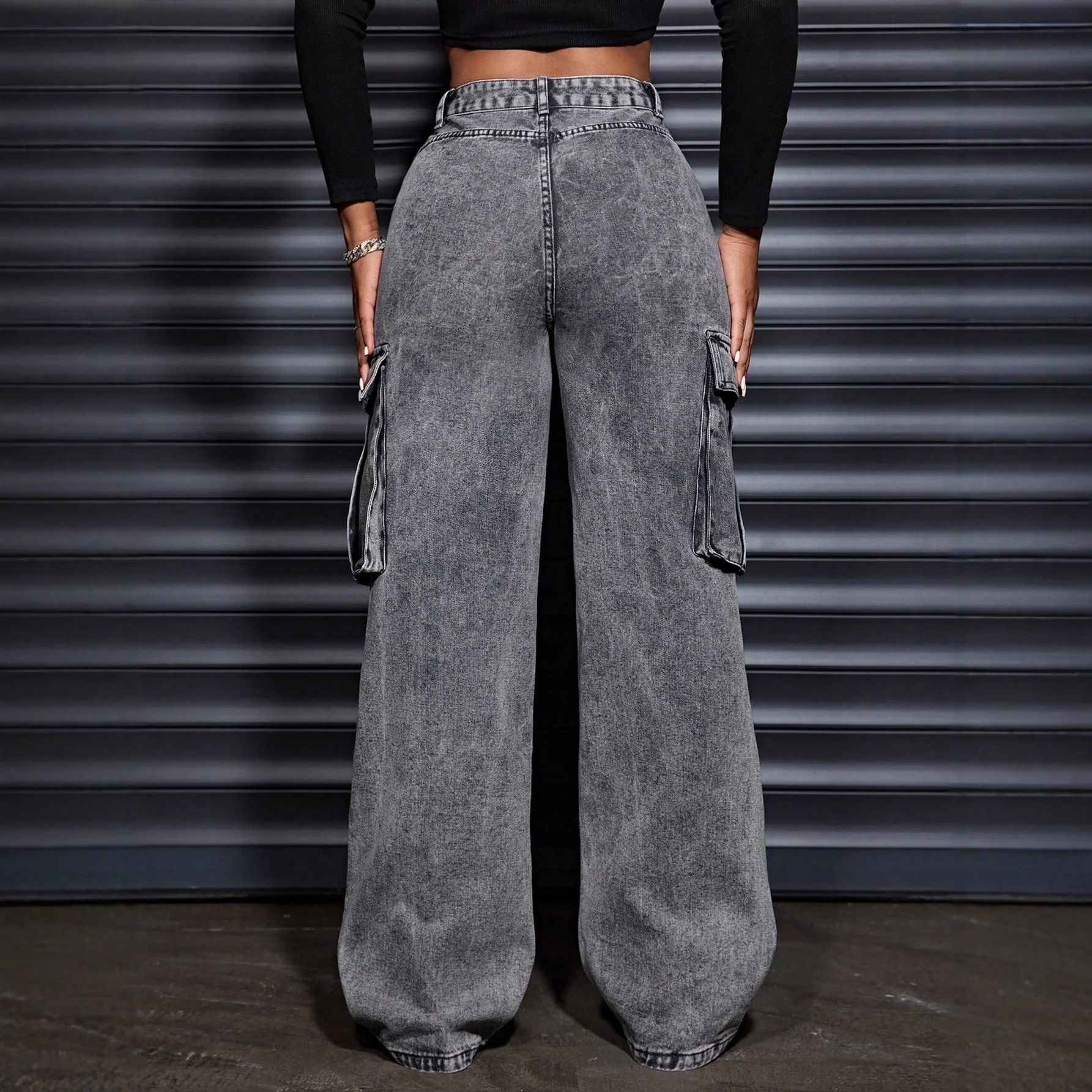 Damen Cargo-Jeans mit hohem Bund und praktischen Seitentaschen - Image 2