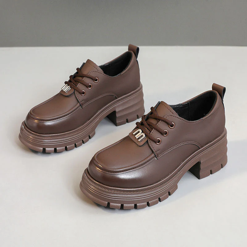 Damen Chunky Schuhe mit dämpfendem Absatz und modischen Akzenten - Image 5