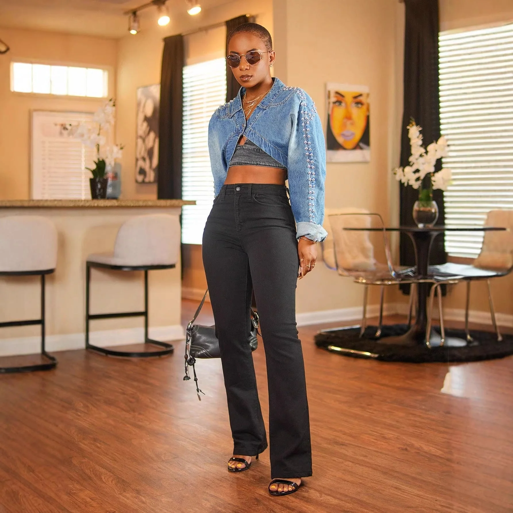 Damen cropped Jeansjacke mit Rüschendetails und taillierter Silhouette - Image 4