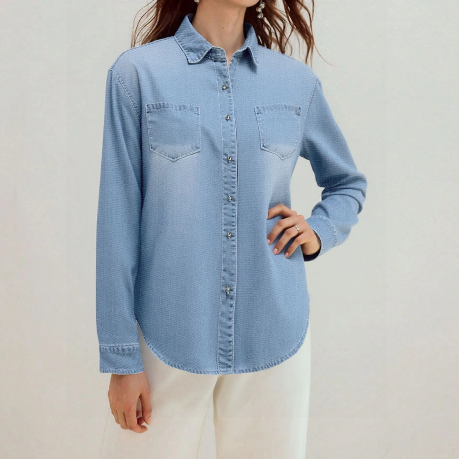 Damen Denim Hemd mit modernen Brusttaschen und elegante Knopfleiste - Image 4