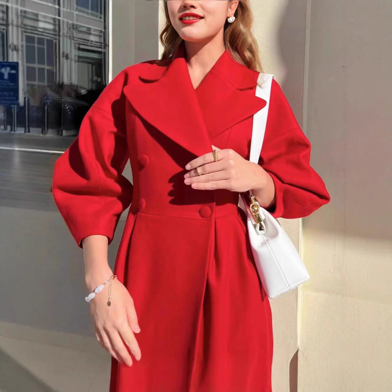 Damen Eleganter Trenchcoat mit tailliertem Schnitt und seitlichem Schlitz - Image 2