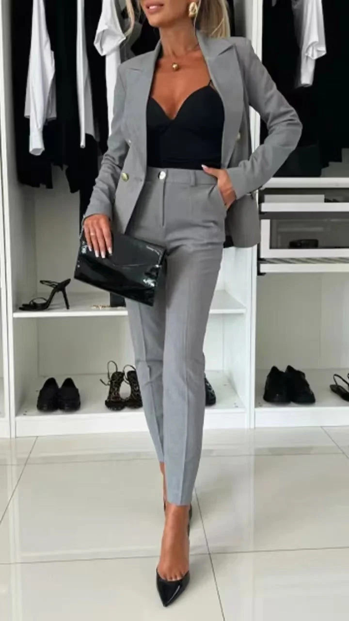 Damen elegantes Anzug-Set mit doppelter Knopfleiste und taillierter Passform - Image 14