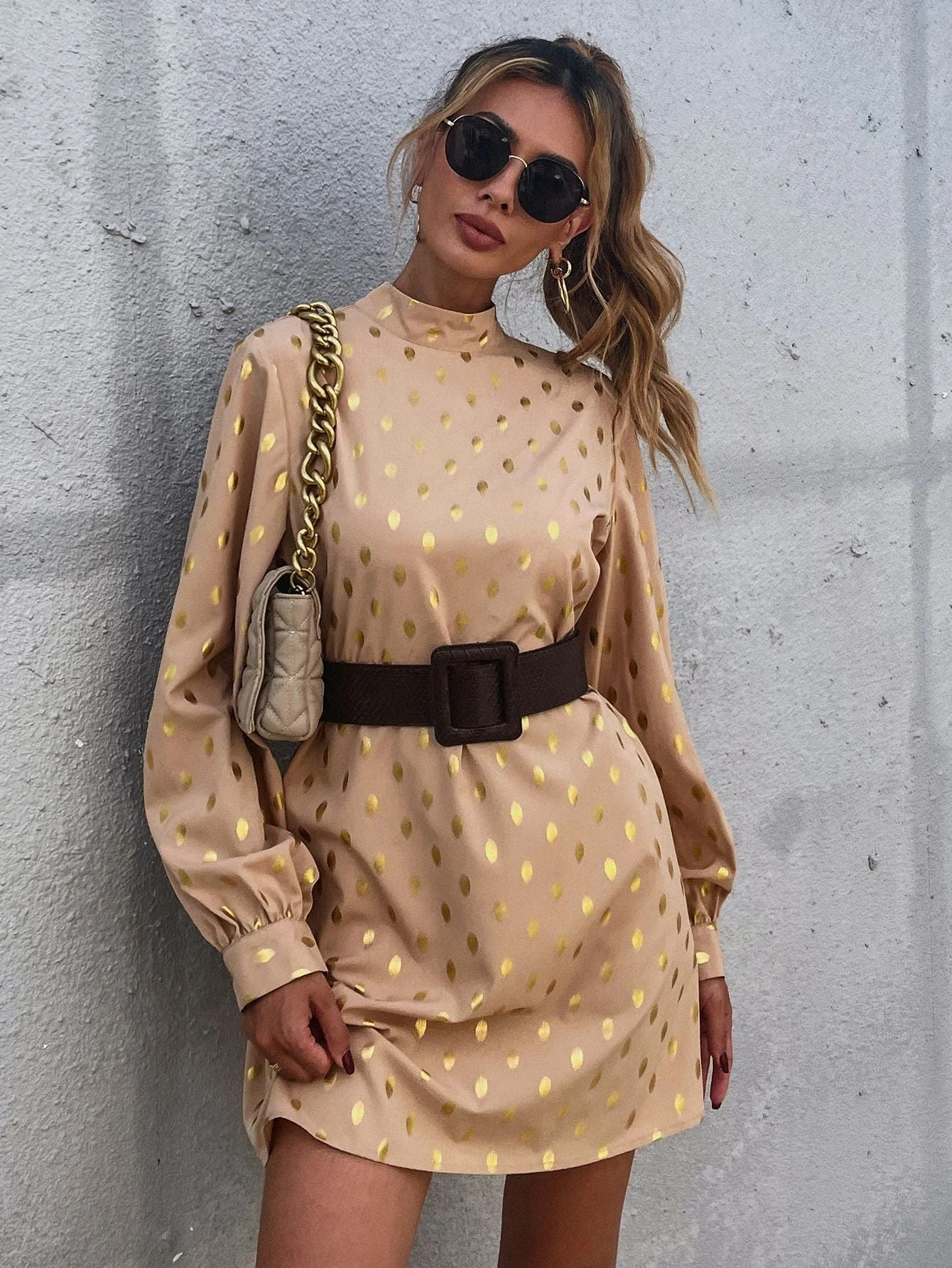Damen elegantes Minikleid mit glänzenden Akzenten und lässigem Schnitt - Image 5