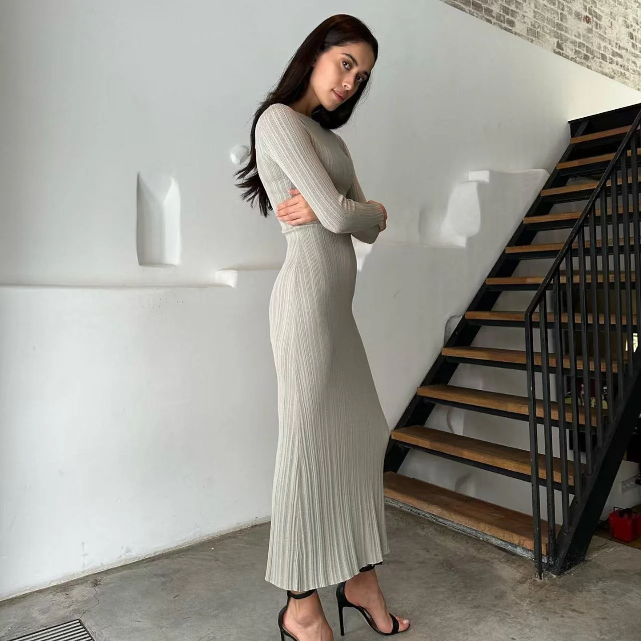 Damen Elegantes Rippstrick-Maxikleid mit langen Ärmeln und figurbetontem Schnitt - Image 5