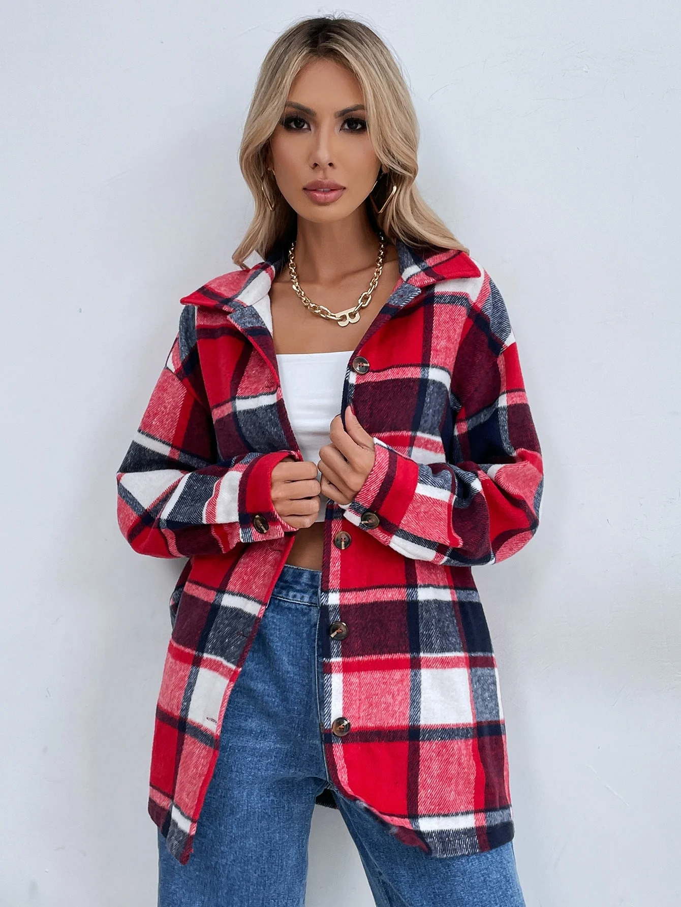 Damen Flanelljacke im karierten Design mit Knopfdetails - Image 5