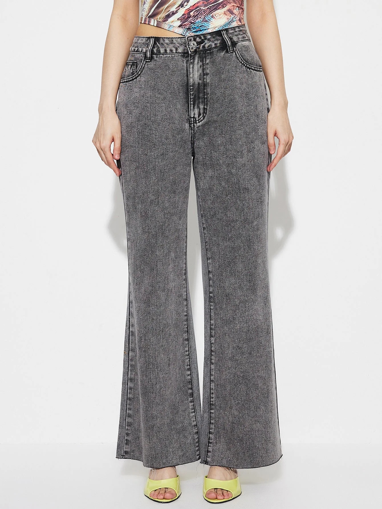 Damen Flared Jeans mit hohem Bund und detaillierten Nähten - Image 5