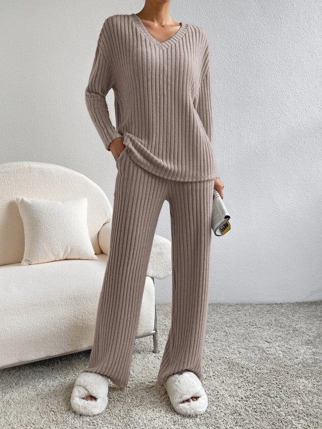 Damen gemütlicher Strickanzug im modernen Rippdesign - Image 6