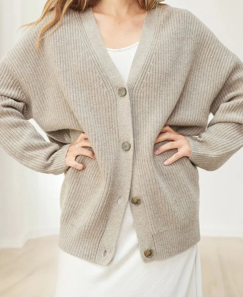 Damen Gerippt Knopf Daunen Strickjacke | Übergröße - Image 3