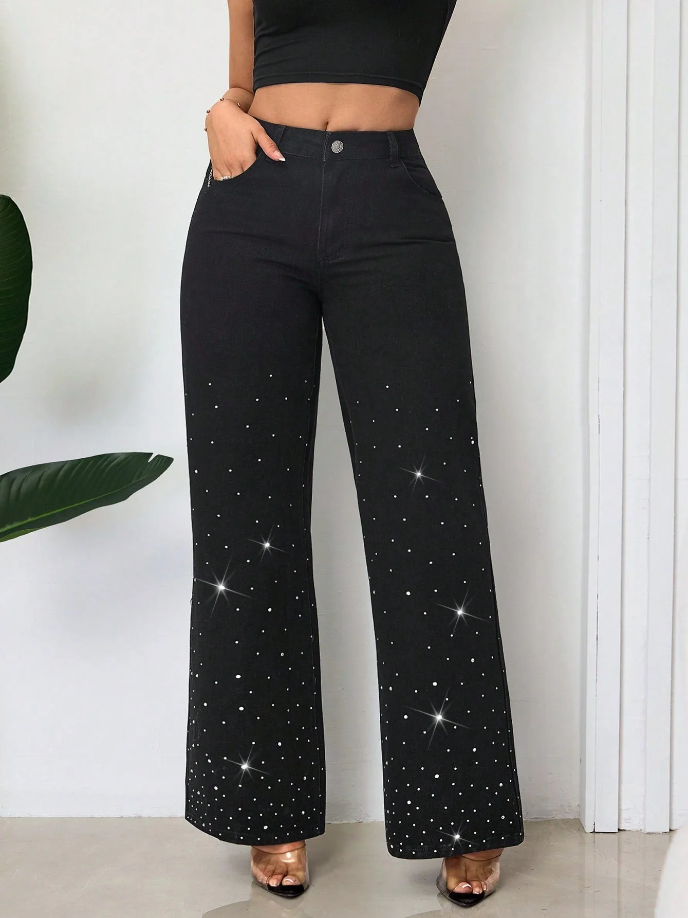 Damen High-Waist Jeans mit funkelndem Strassbesatz und weitem Schnitt - Image 5