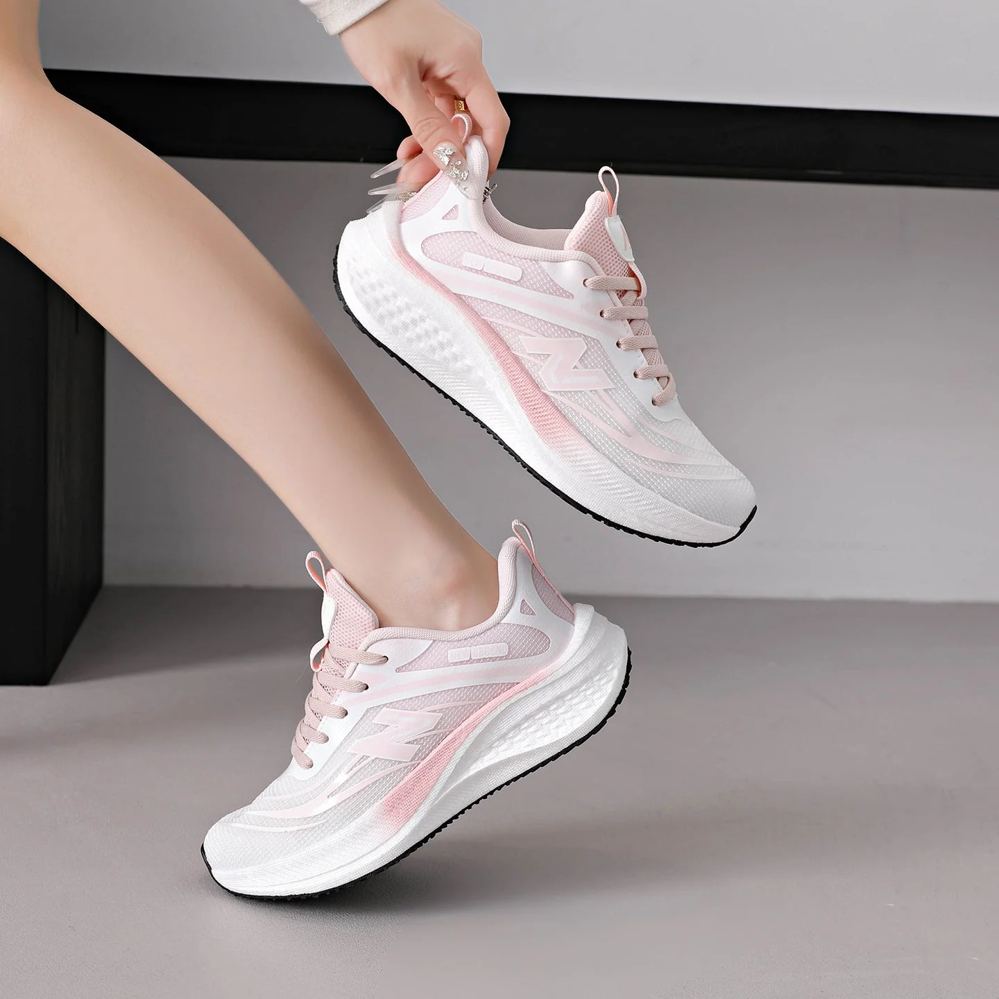 Damen Hochwertige Laufschuhe mit atmungsaktivem Mesh-Obermaterial und gepolsterter Sohle - Image 3