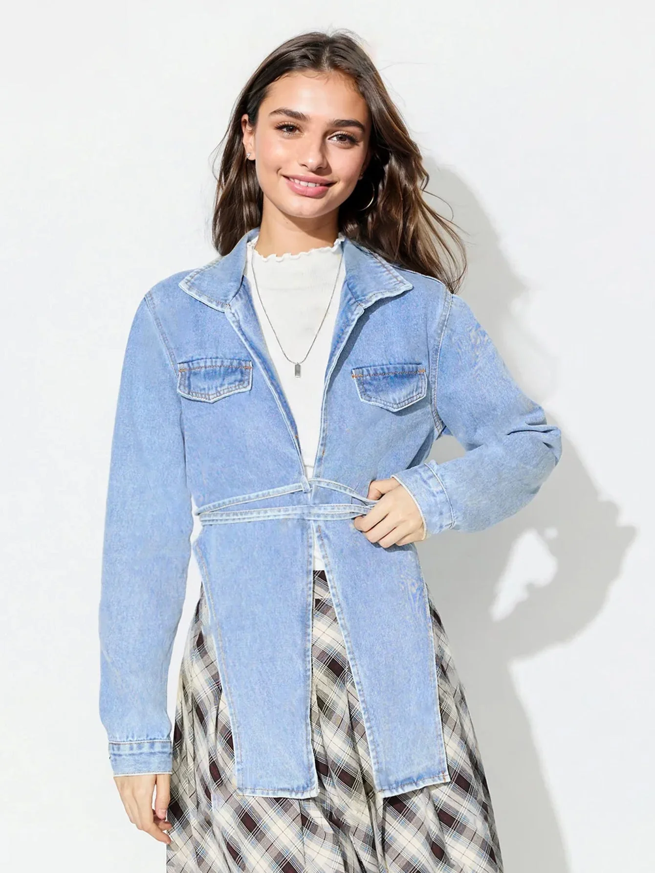 Damen Jeansjacke im modernen Oversized-Stil mit verkürztem Schnitt und praktischen Taschen - Image 6