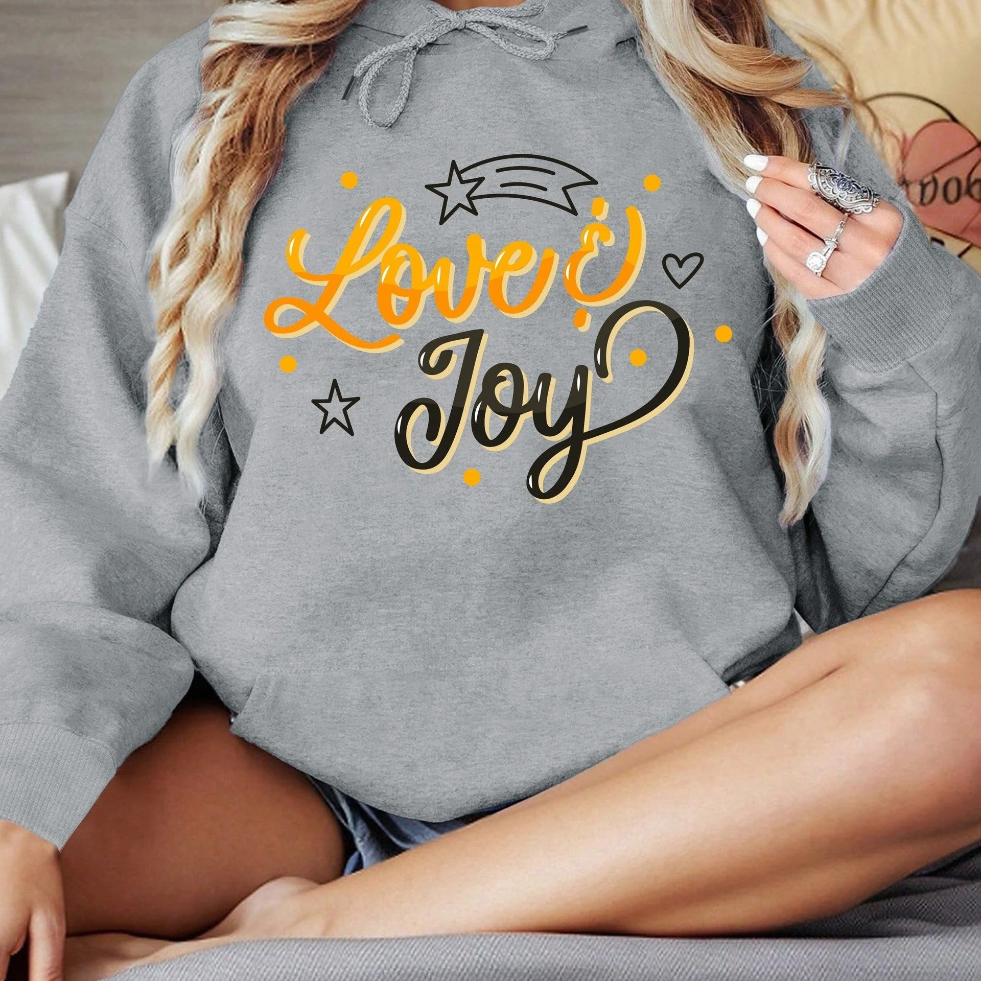 Damen Kapuzenpullover mit inspirierendem Love & Joy Design - Image 3