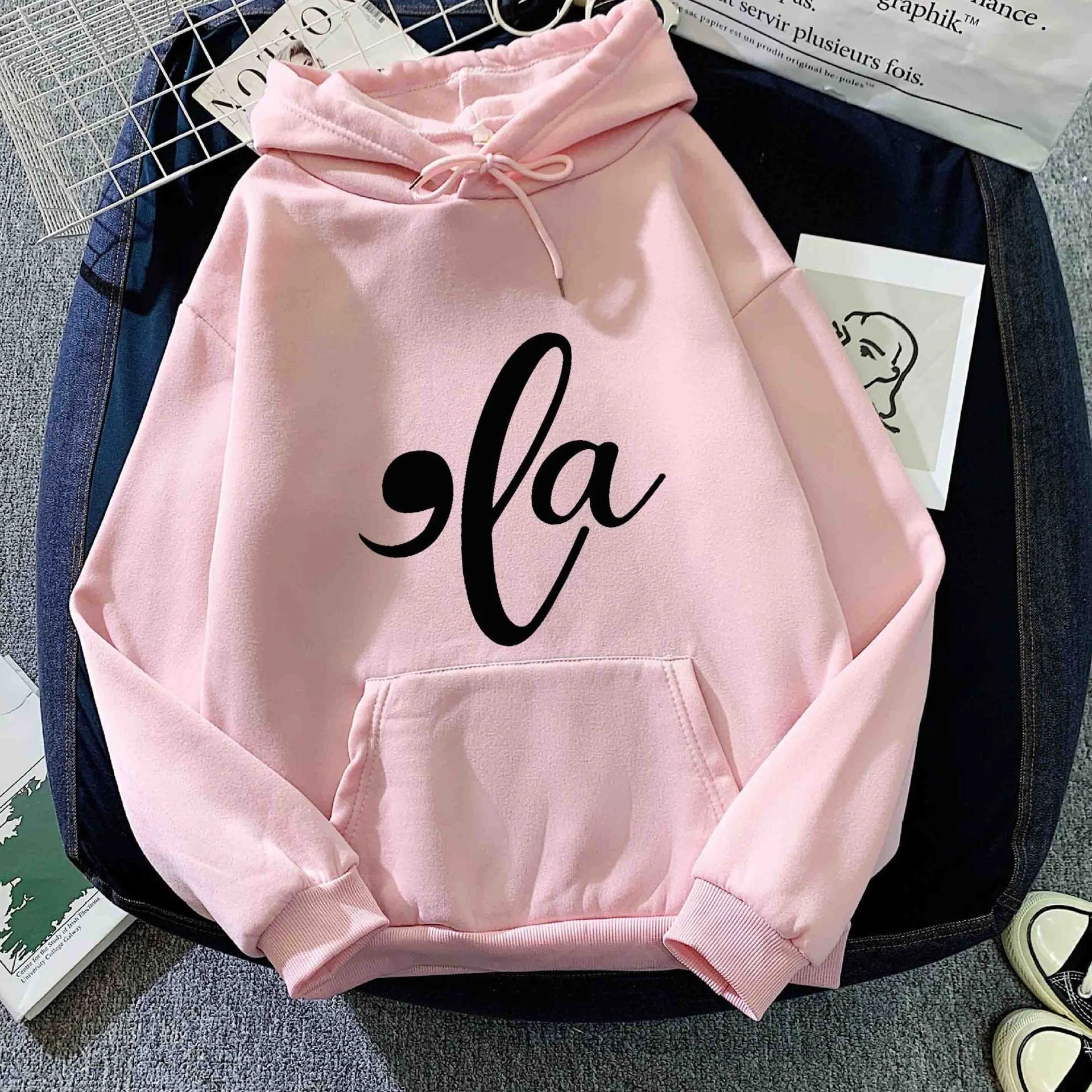 Damen Kapuzenpullover mit kreativem Grafikdesign - Image 16